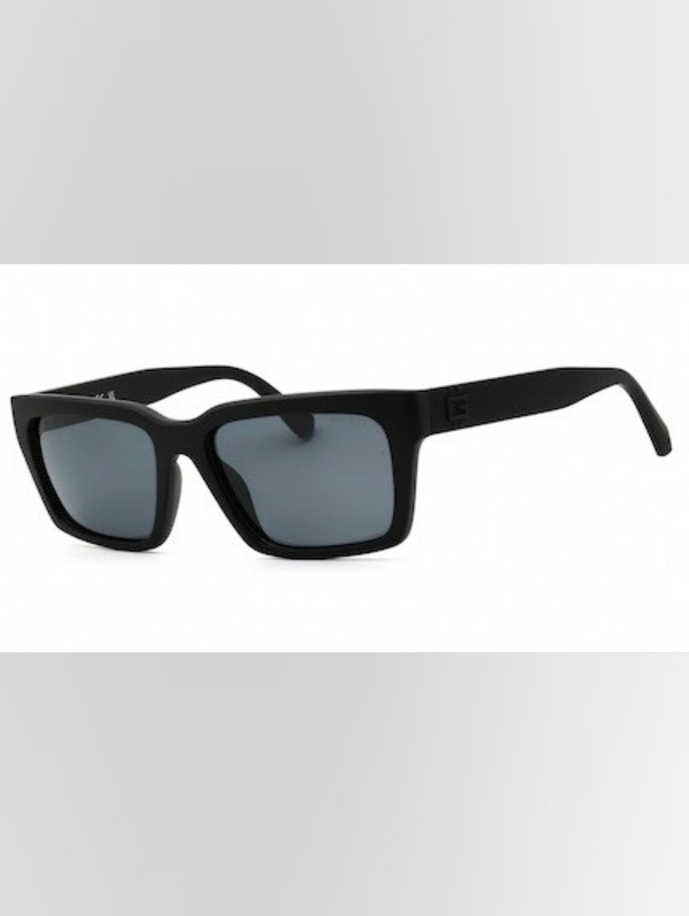 NWT GU 00121 Matte Black  02D Polarized men's sunglasses with case.